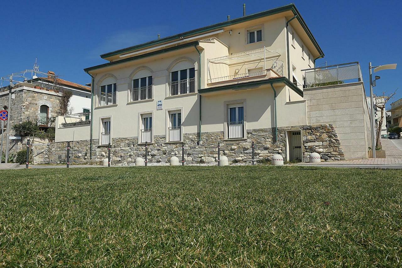 Aparthotel Livia